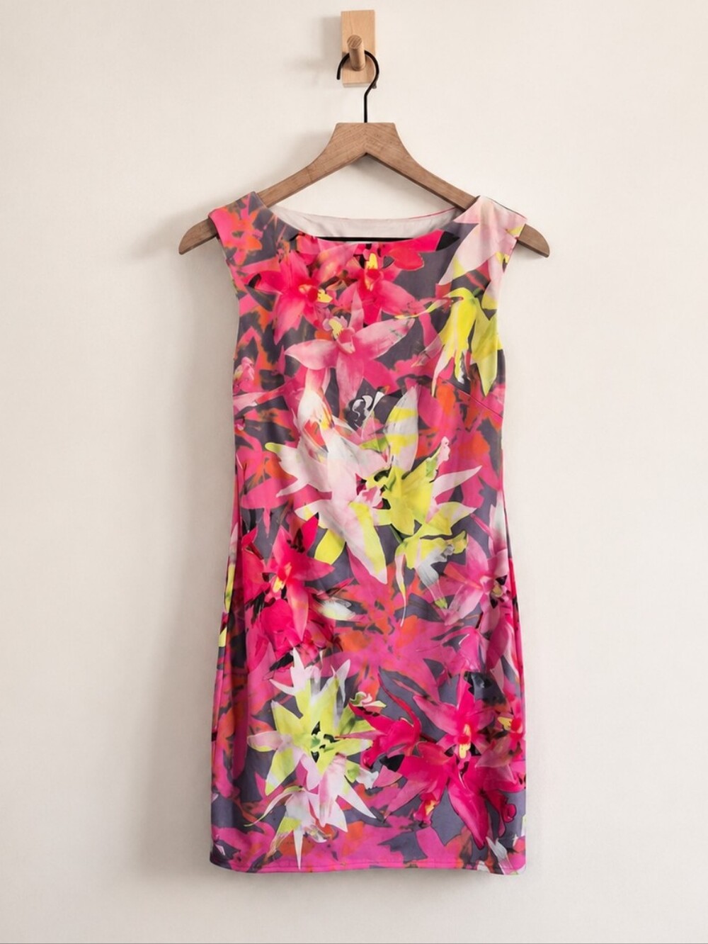 Trina Turk Sleeveless Floral Sheath Dress Pink‎ Muticolor Fully Lined Size P(XS)